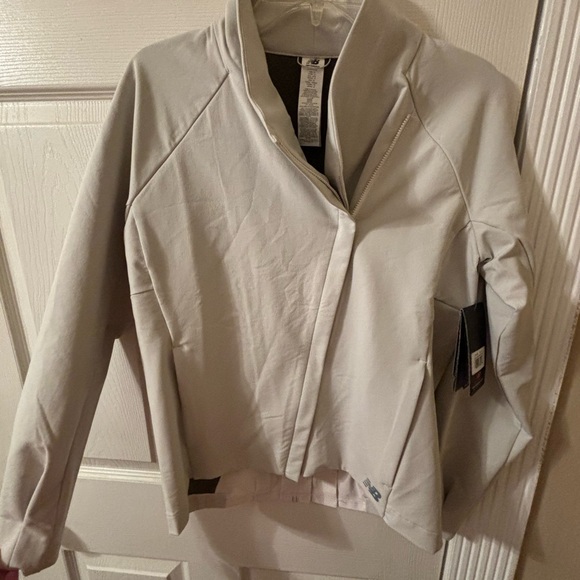 NWT…NEW BALANCE WINDdefy Athletic Jacket- size S - Picture 2 of 16